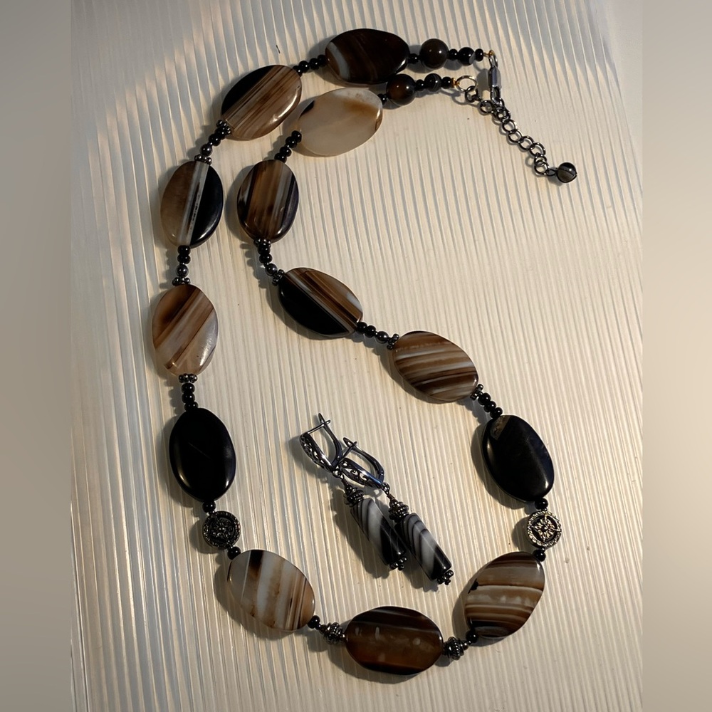 NWT Black stripe agate set